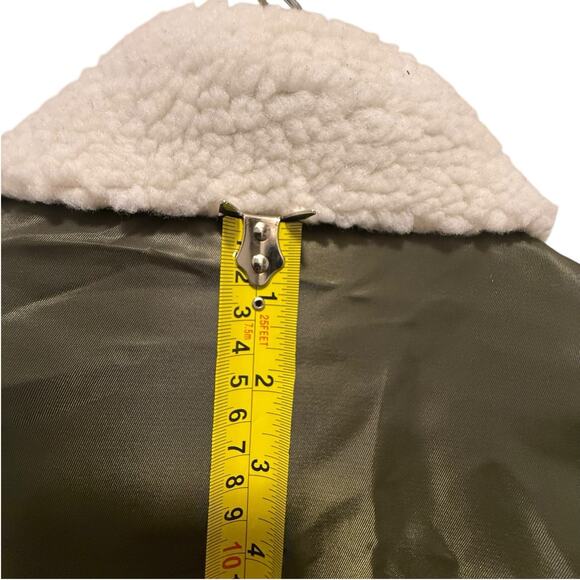 Forever 21 Men's Olive Green Bomber Jacket with Sherpa Collar - Size XL - NWT - Picture 10 of 13